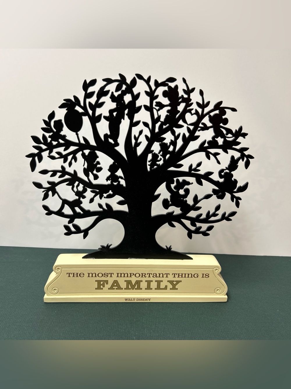 Disney Hallmark Family Tree Silhouette Decor The Most Important Thing Is‎ Family